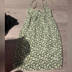 green and white princess polly dress size 2 with a tie in back